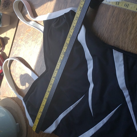 Shape detector by Carol Wior NWT swim suit - Picture 9 of 17